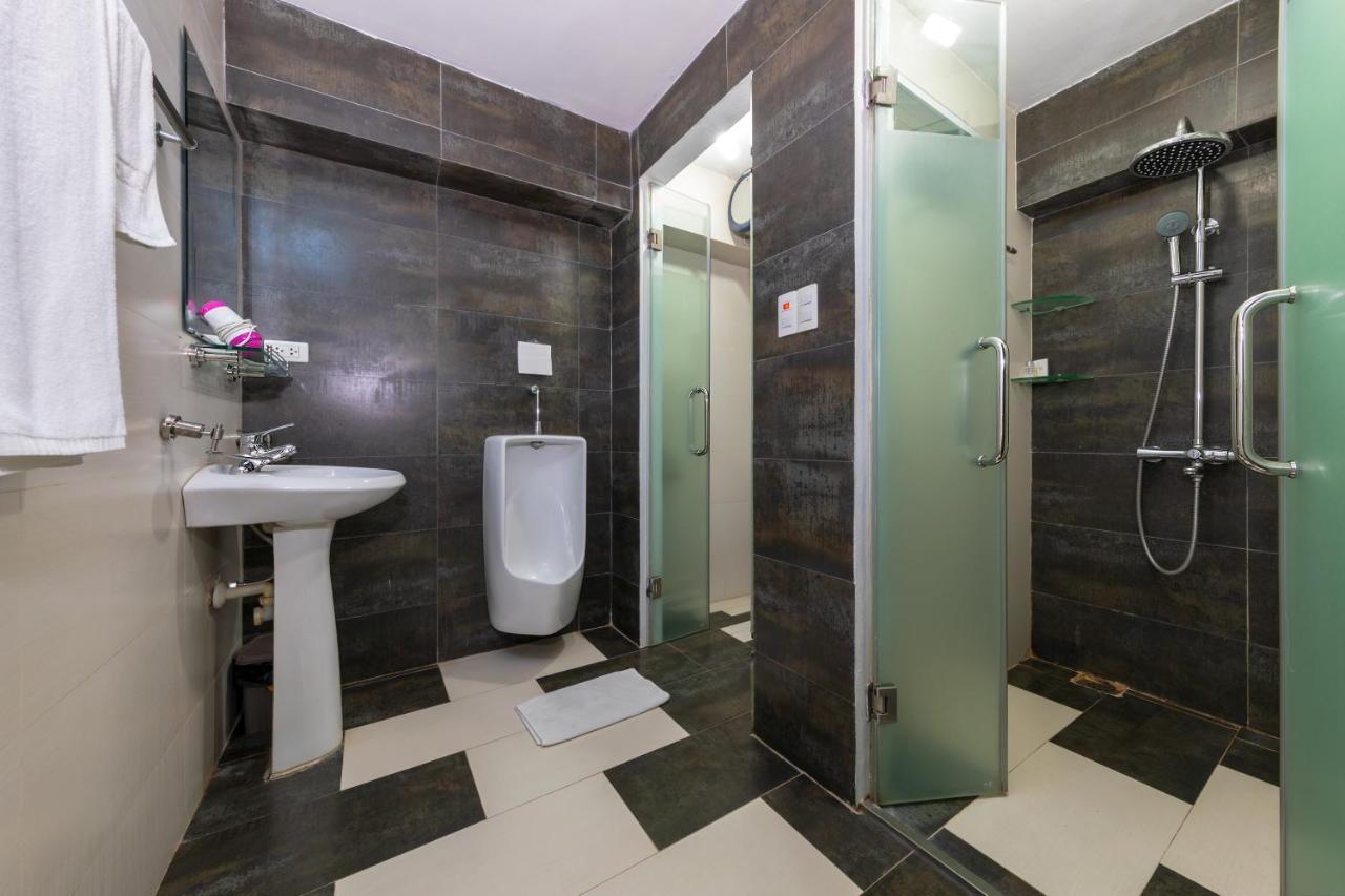 Granda Corner Apartment Hanoi Bagian luar foto