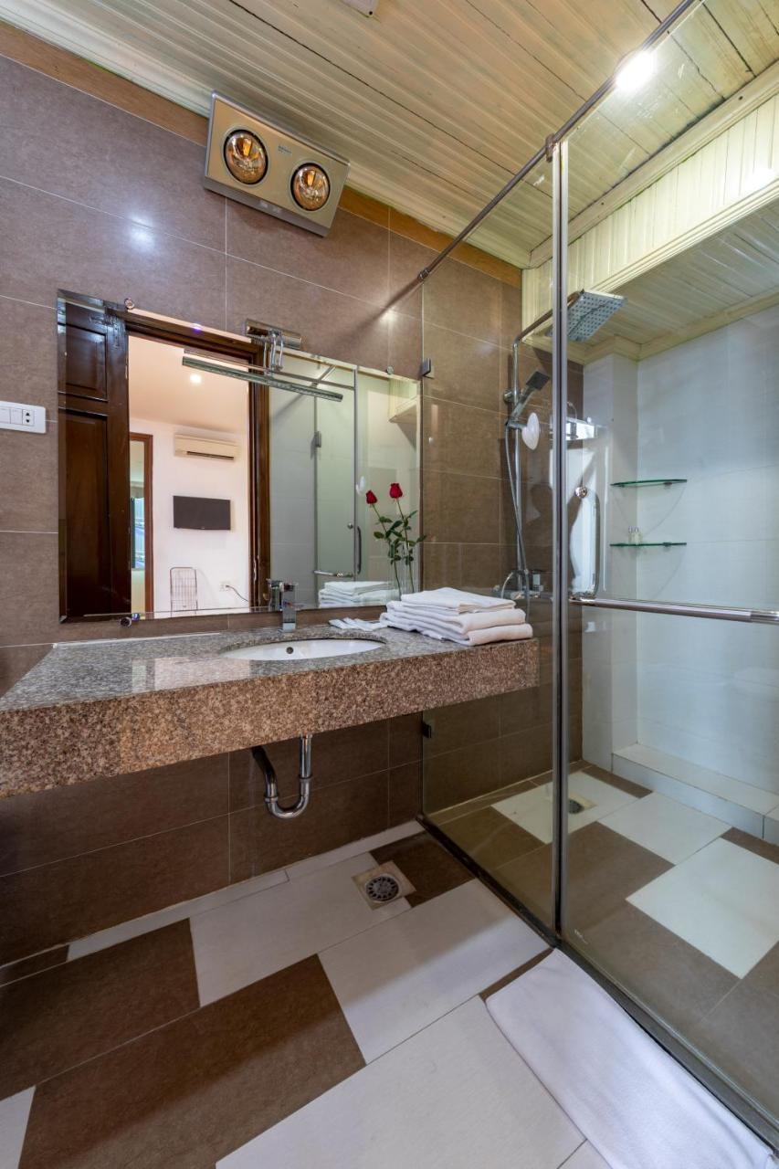 Granda Corner Apartment Hanoi Bagian luar foto
