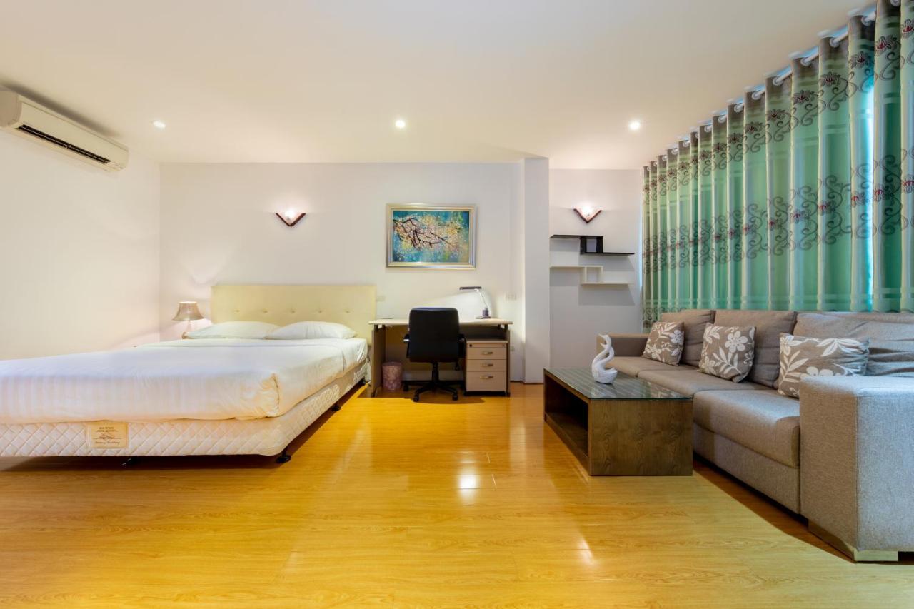 Granda Corner Apartment Hanoi Bagian luar foto