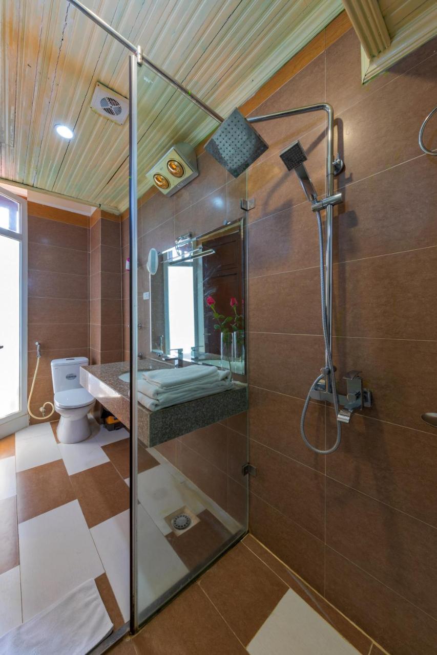 Granda Corner Apartment Hanoi Bagian luar foto
